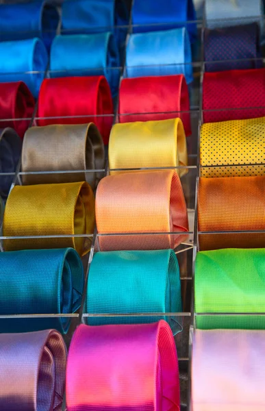 Színes Nyakkendőkollekció Férfi Boltban — Stock Fotó