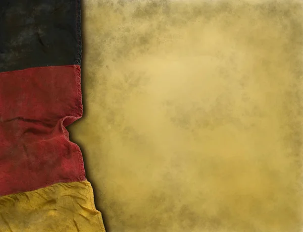 Грязный германский флаг — стоковое фото