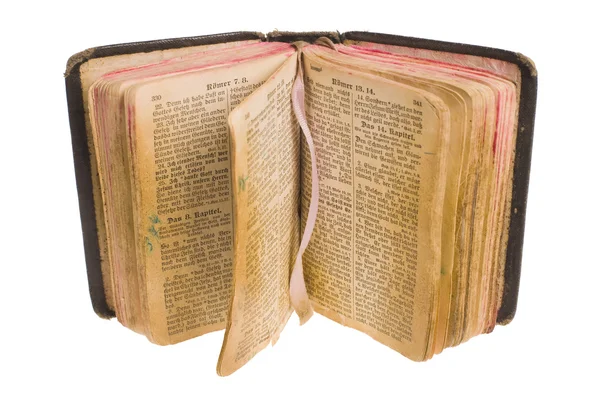 Ancienne bible ouverte vintage isolée avec chemin de clipsage . — Photo