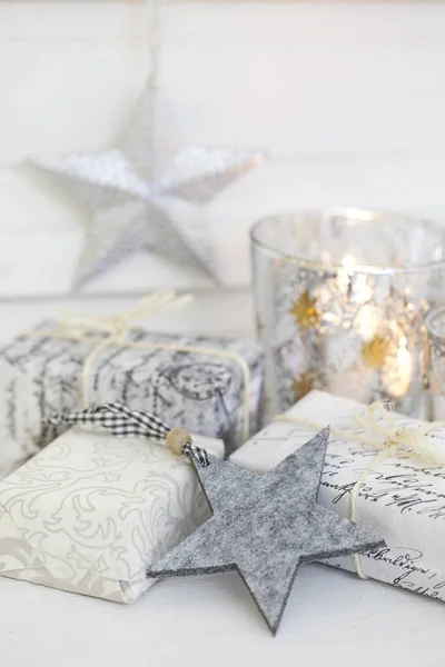 Decoração de Natal estilo nórdico em branco e prata — Fotografia de Stock