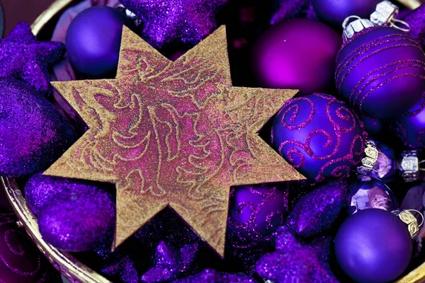 Decorazione di Natale in viola e rosa — Foto Stock