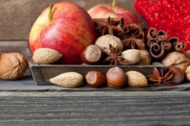 Kırsal Stil Noel Elmalarla Hayat