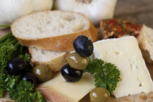 Snack With Olives And Cheese — Stock Photo, Image