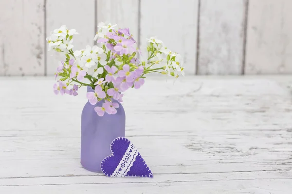 Minúsculas Flores Primavera Cores Roxas Pastel Macio Coração Tecido Com — Fotografia de Stock