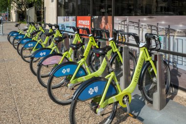  Minneapolis, Usa 'da kiralık Nice Ride bisikletleri. Minneapolis şehir merkezi, Usa.