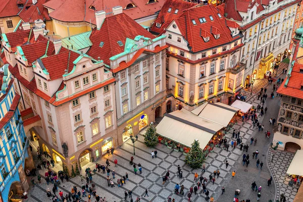 Staromestske namesti Prag'da dekore edilmiş sokak. — Stok fotoğraf