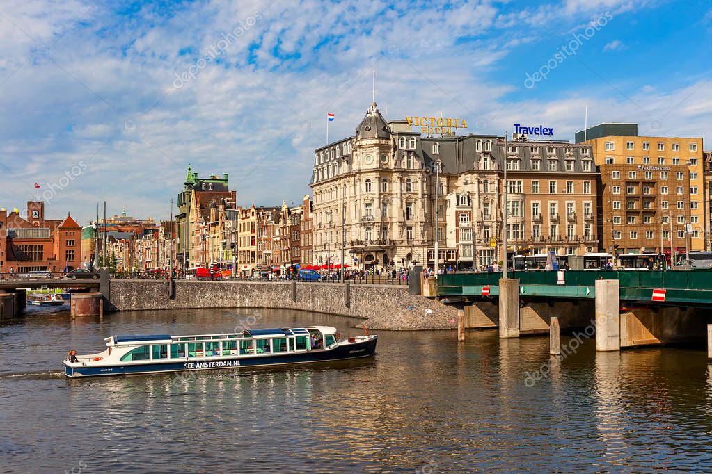 Amsterdam city center. – Stock Editorial Photo © rglinsky #142718131