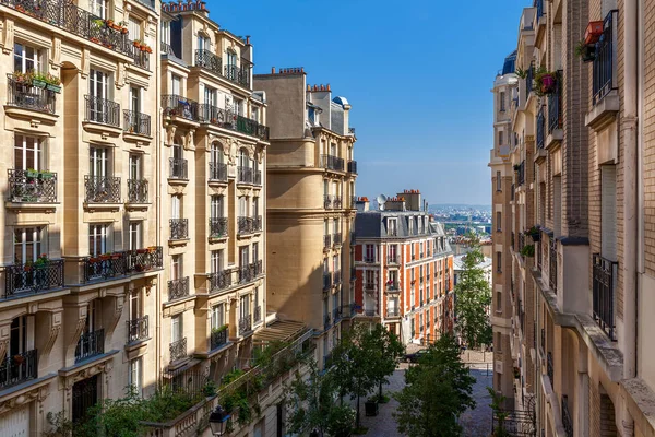 Bytové domy v Paříž, Francie. — Stock fotografie