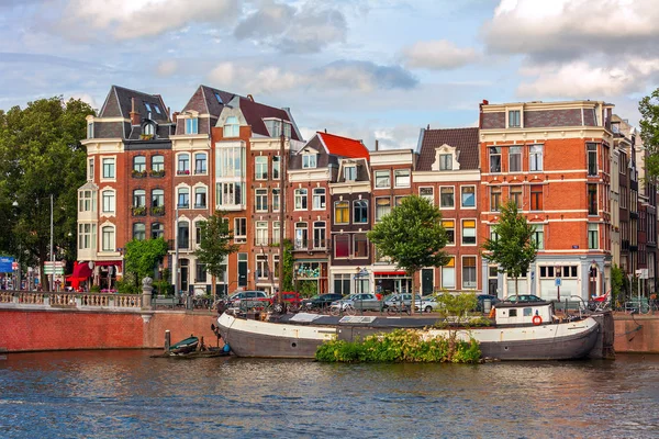 Vista tipica di Amsterdam, Paesi Bassi . — Foto Stock