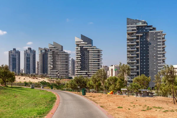 Moderní budovy v Ašdodu, Izrael. — Stock fotografie