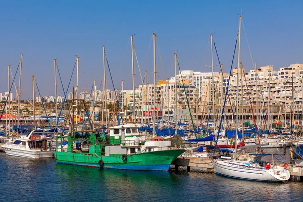 Jachty v přístavu v Ashkelon, Izrael. — Stock fotografie