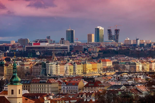 Widok z lotu ptaka na Pragę. — Zdjęcie stockowe