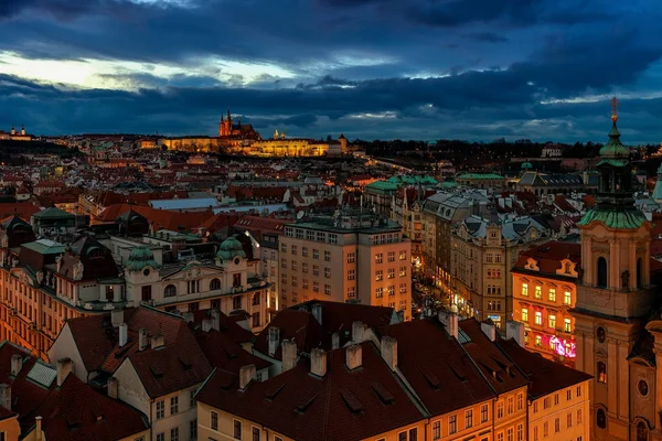 Panoramę Pragi na wieczór. — Zdjęcie stockowe