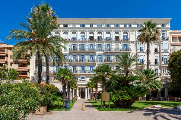 Hotel con vista sulla Costa Azzurra . Fotografia Stock