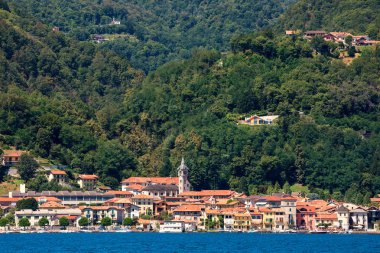 Pella - Lake Orta İtalya için küçük şehir.