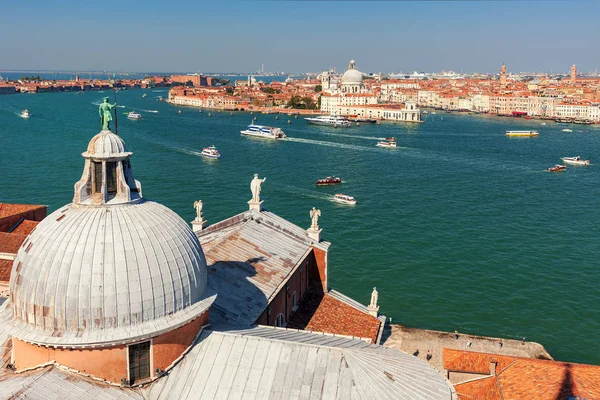 Domes of San Giorgio Maggiore och Grand Canal i Venedig. — Stockfoto