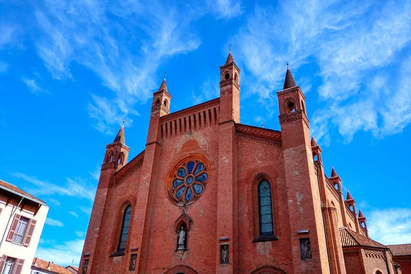 Vista Catedral San Lorenzo Bajo Hermoso Cielo Con Nubes Blancas —  Fotos de Stock