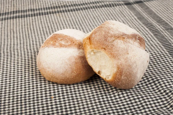 Schöne hausgemachte Brotzeit, isoliert — Stockfoto