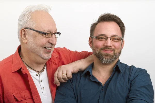 Gay paar op zoek gelukkig — Stockfoto