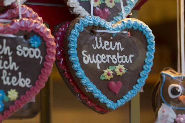 Pain d'épice Coeurs sur le marché allemand de Noël — Photo