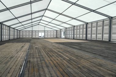 Büyük sergi çadır