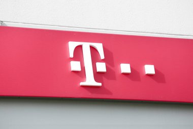 Telekom Shop Logo
