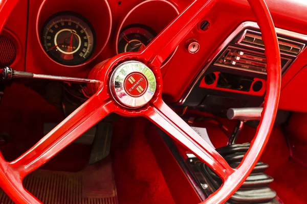 Een gerestaureerde vintage Chevy Camaro — Stockfoto
