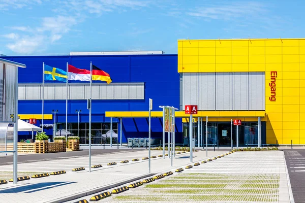 IKEA Tienda con zona de aparcamiento —  Fotos de Stock