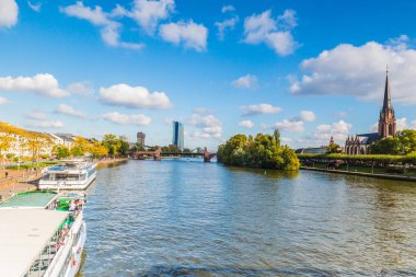 Cityscape cruise gemi de Frankfurt Main ile