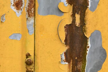 Eski turuncu oluklu levha demir