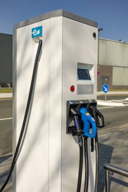 Tank sütunlu elektrik dolum istasyonu