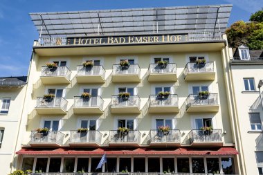 Otel Kötü Emser Şapkası