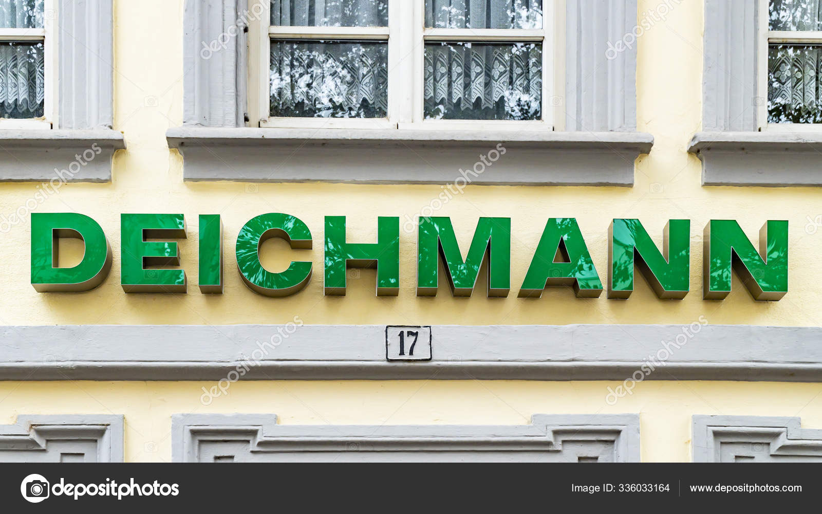 Logo van Deichmann Redactionele stockfoto Colour 336033164