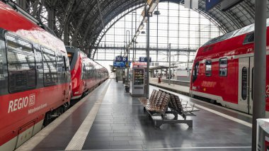Frankfurt 'taki merkez tren istasyonu.
