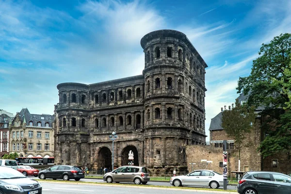 Trier Germany Сентября 2019 Порта Нигра Исторические Городские Ворота Построенные — стоковое фото