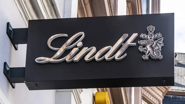 Trier Germany Сентября 2019 Lindt Logo House Facade Retail Shop — стоковое фото