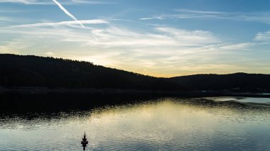 Hessen Almanya 'sında Edersee' de romantik günbatımı