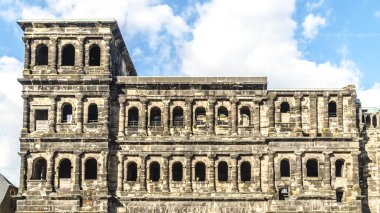 TRIER, ALMANY - 13 Eylül 2019 - TRIER Almanya 'daki ünlü Porta Zenci Anıtı