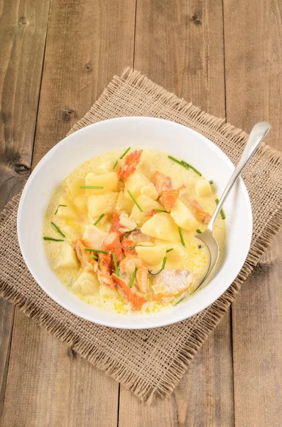 Cullen skink, scottish soup made of smoked haddock, potatoes and — Stock Photo, Image