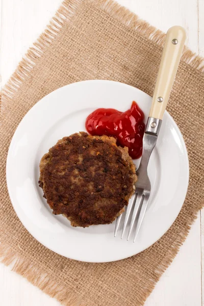 Rissole frito en un plato con ketchup — Foto de Stock