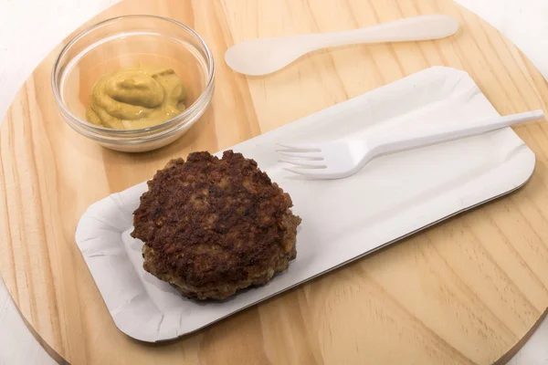 Rissole frito en un plato de papel — Foto de Stock