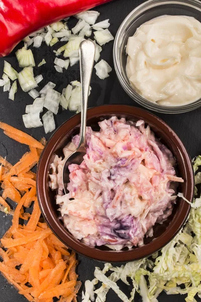 Homemade crunchy coleslaw with chilli in a bowl — Stock Photo, Image