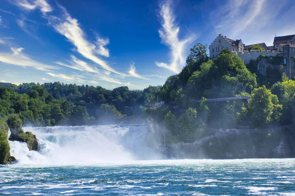 Famoso Rin Cae Suizo Cerca Ciudad Schaffhausen Día Soleado Cielo Imágenes de stock libres de derechos