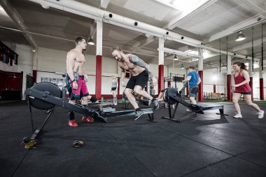 Fitness kulübünde egzersiz istemcileri