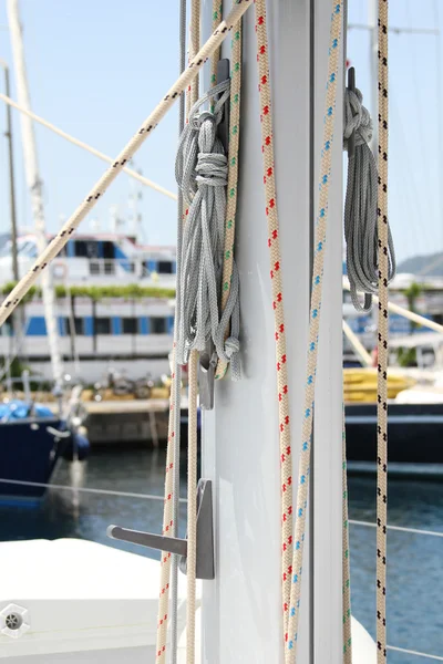 Close-up of a fasten rope — Stock Photo, Image