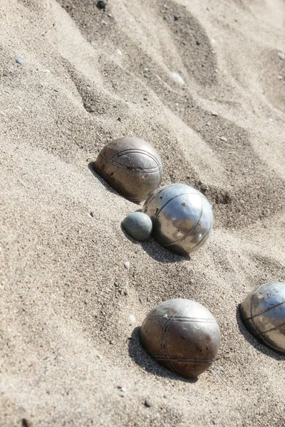 Hraní petanque v písku — Stock fotografie