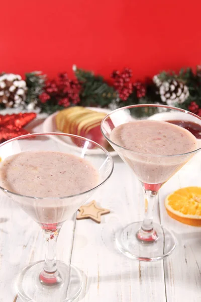 Cocktail analcolici durante Anno nuovo e Natale — Foto Stock