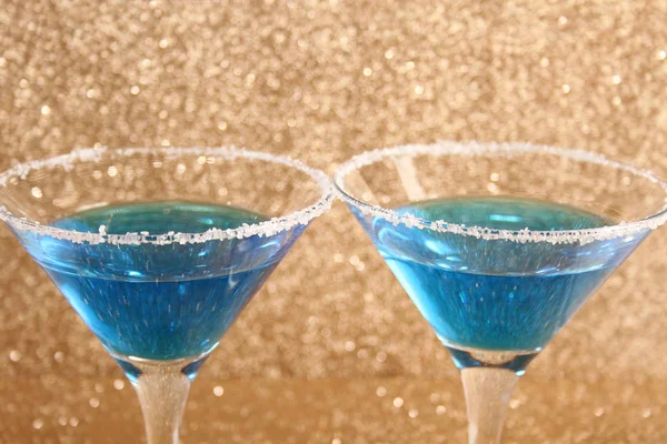 Deux verres avec des boissons bleues — Photo