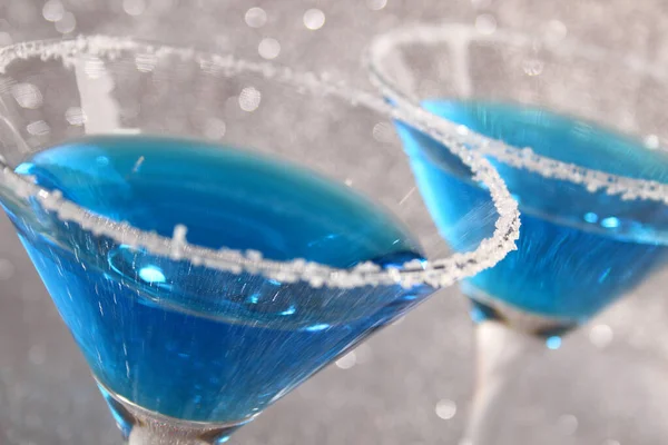Dwie szklanki z niebieskimi napojami — Zdjęcie stockowe