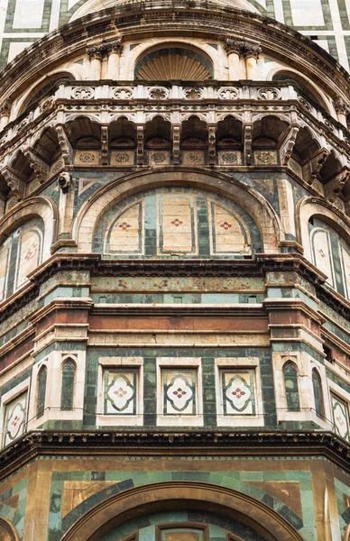 Architecture details of Basilica di Santa Maria del Fiore (Basilica of Saint Mary of the Flower), Florence, Italy — Stock Photo, Image